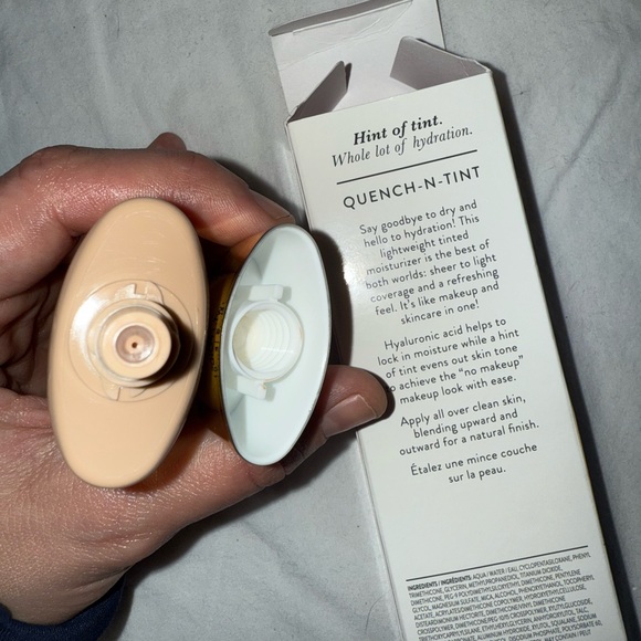 Laura Geller Quench-N-Tint Lightweight Tinted Moisturizer - Light BRAND NEW - Picture 8 of 8